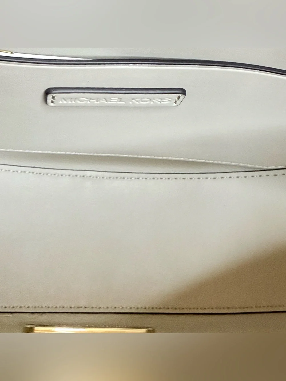 Michael Kors •signature mk